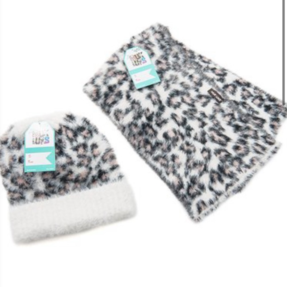 Muk Luks beanie hat and scarf set leopard print